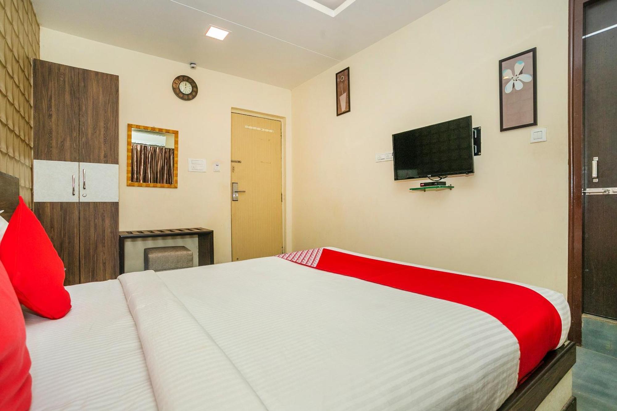 Super Collection O Indian Suites Near Sitara Restaurant Bangalore Extérieur photo