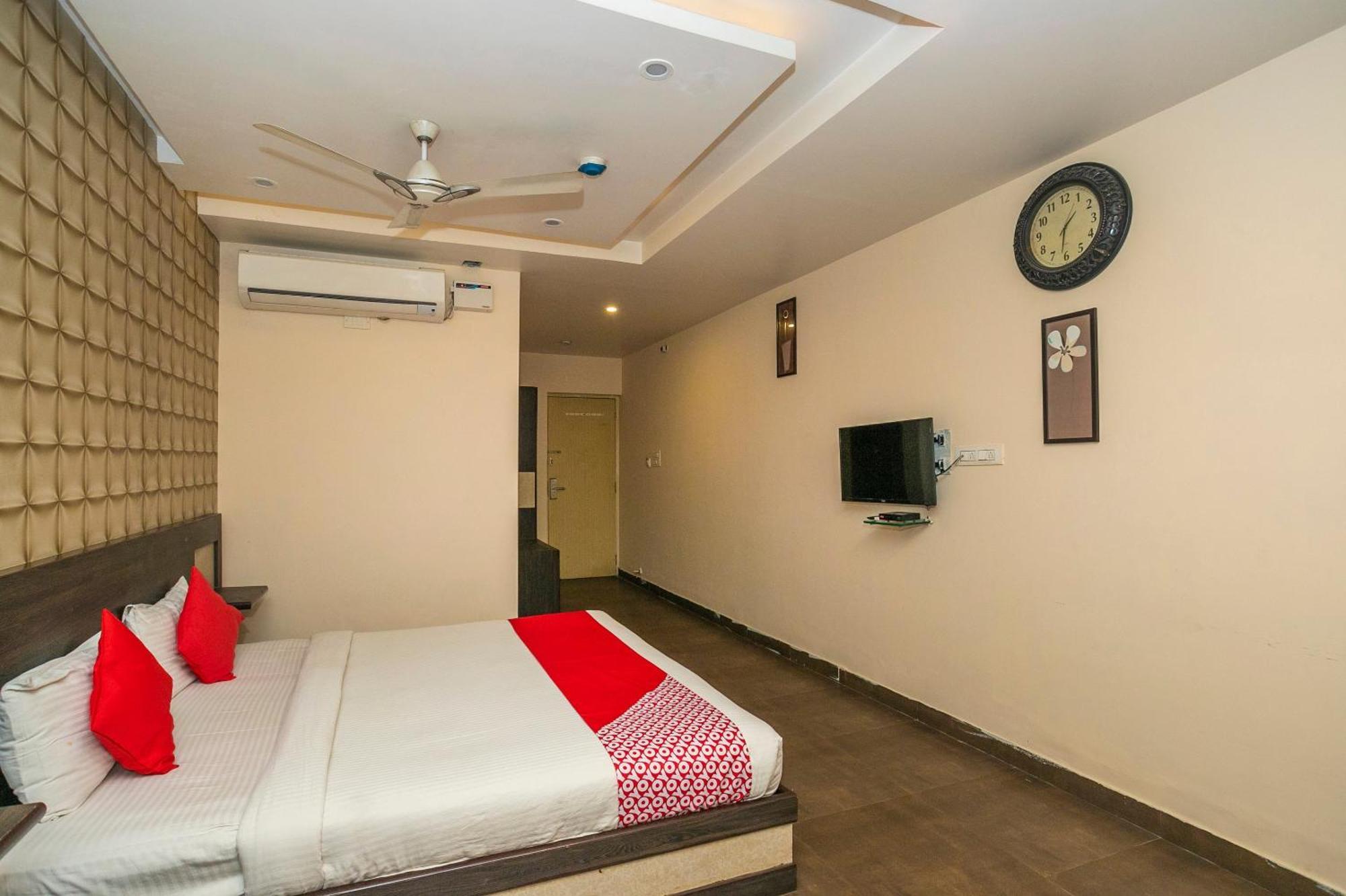 Super Collection O Indian Suites Near Sitara Restaurant Bangalore Extérieur photo