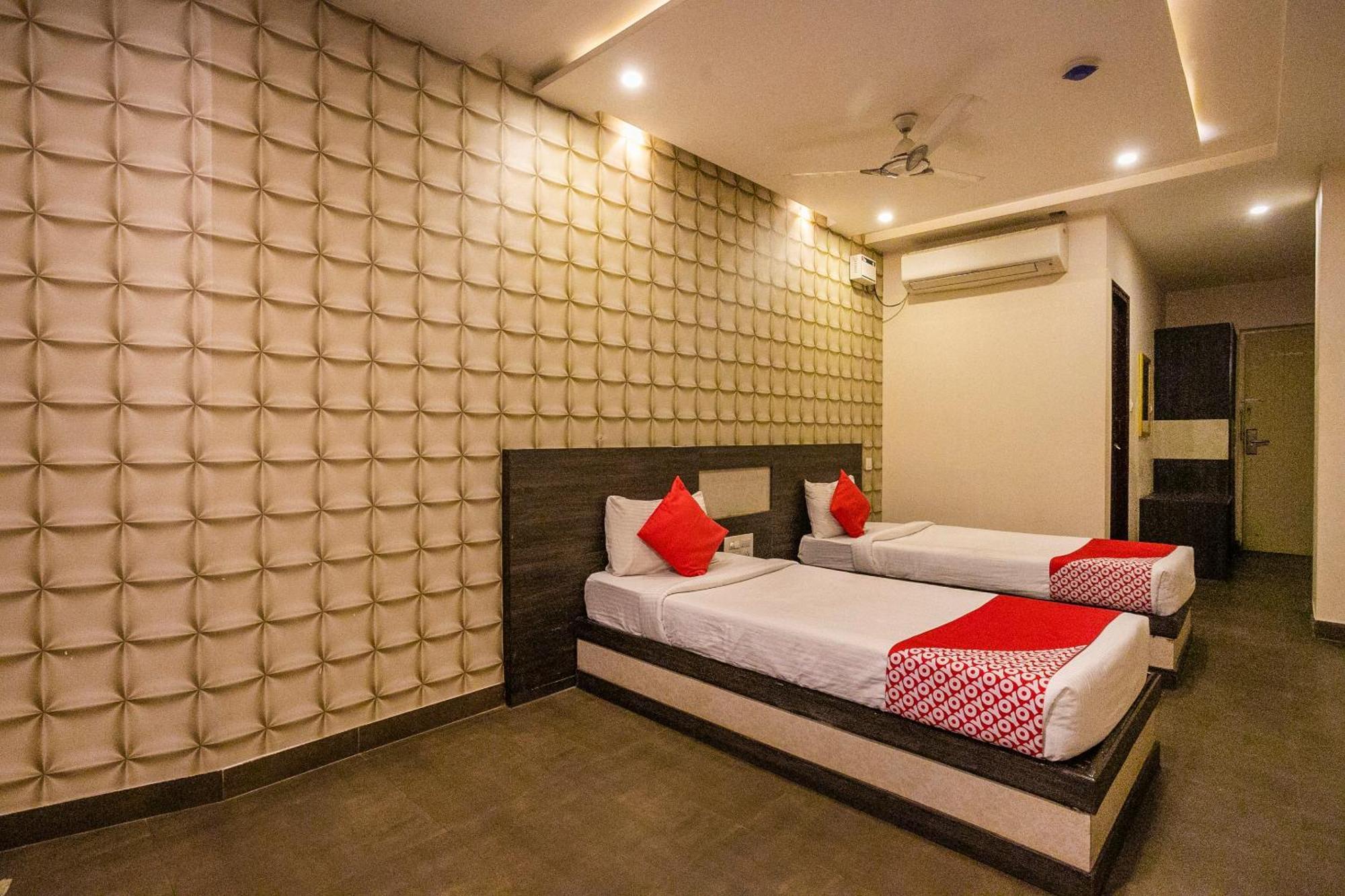 Super Collection O Indian Suites Near Sitara Restaurant Bangalore Extérieur photo