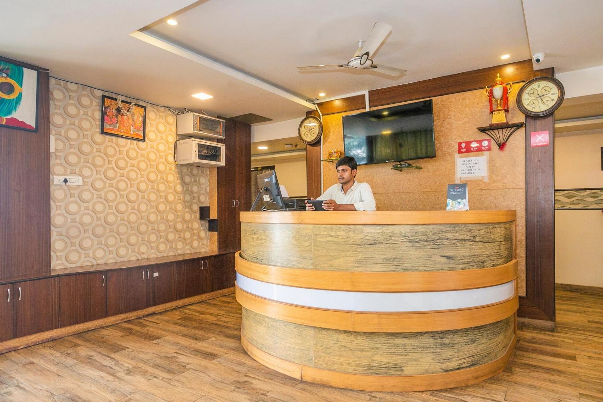 Super Collection O Indian Suites Near Sitara Restaurant Bangalore Extérieur photo