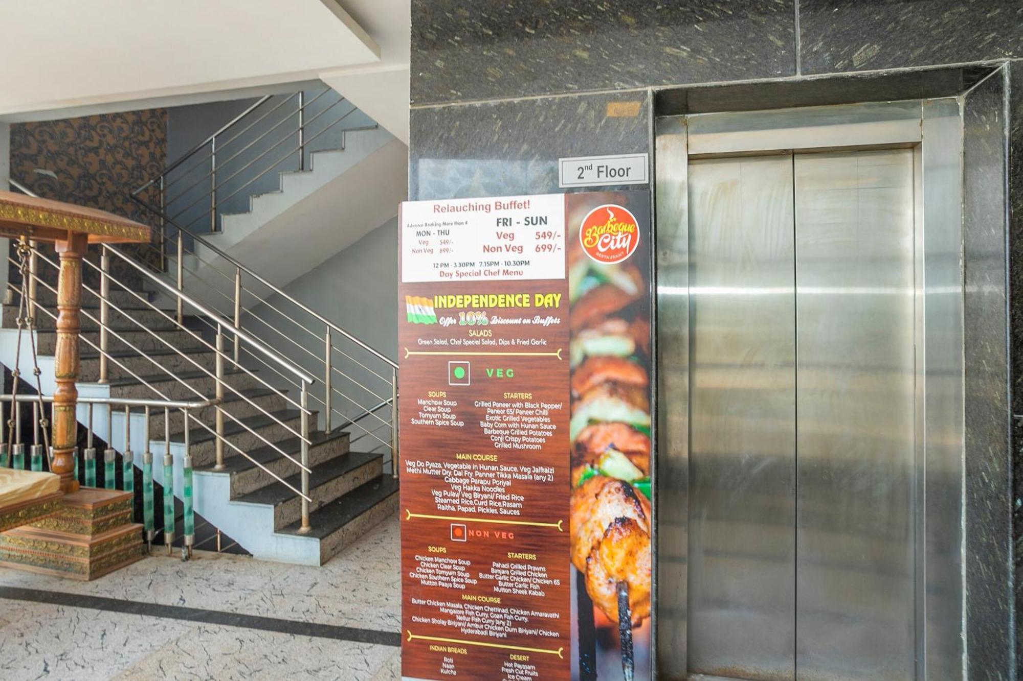 Super Collection O Indian Suites Near Sitara Restaurant Bangalore Extérieur photo
