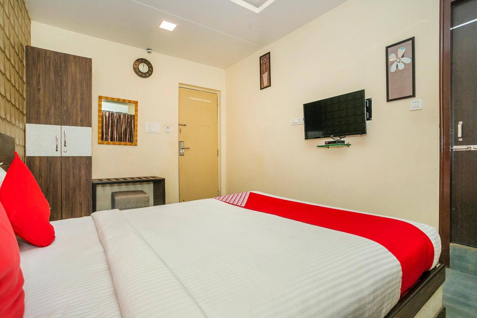 Super Collection O Indian Suites Near Sitara Restaurant Bangalore Extérieur photo