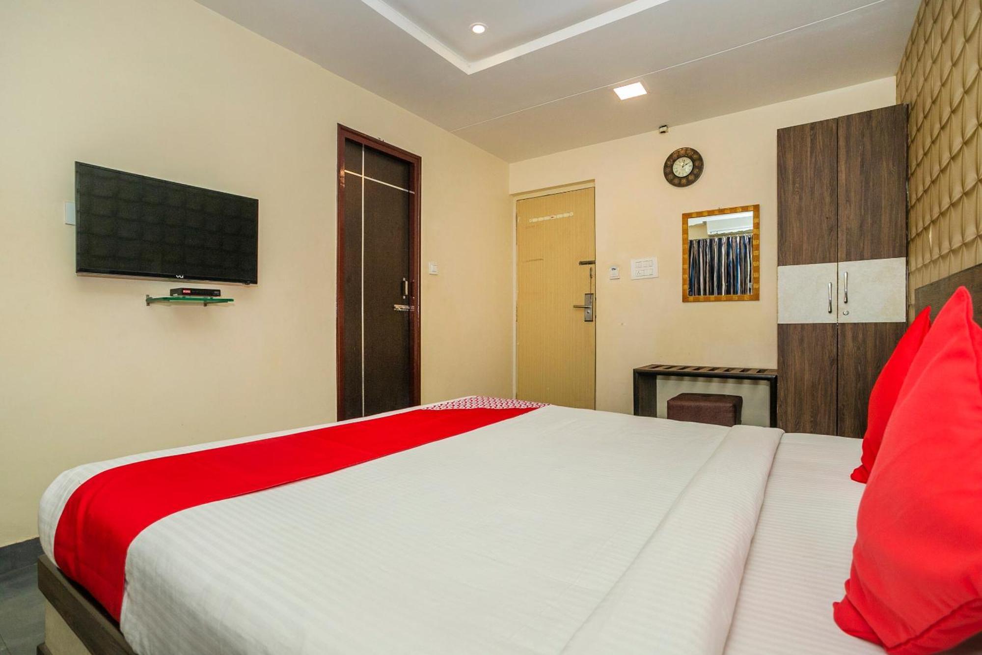 Super Collection O Indian Suites Near Sitara Restaurant Bangalore Extérieur photo